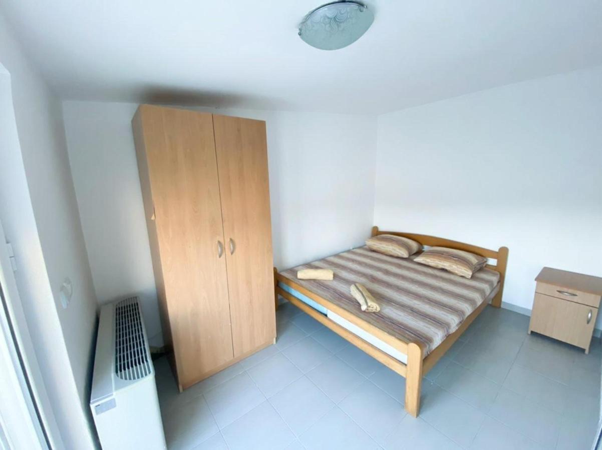 Etna Apartments Улцинь Екстер'єр фото