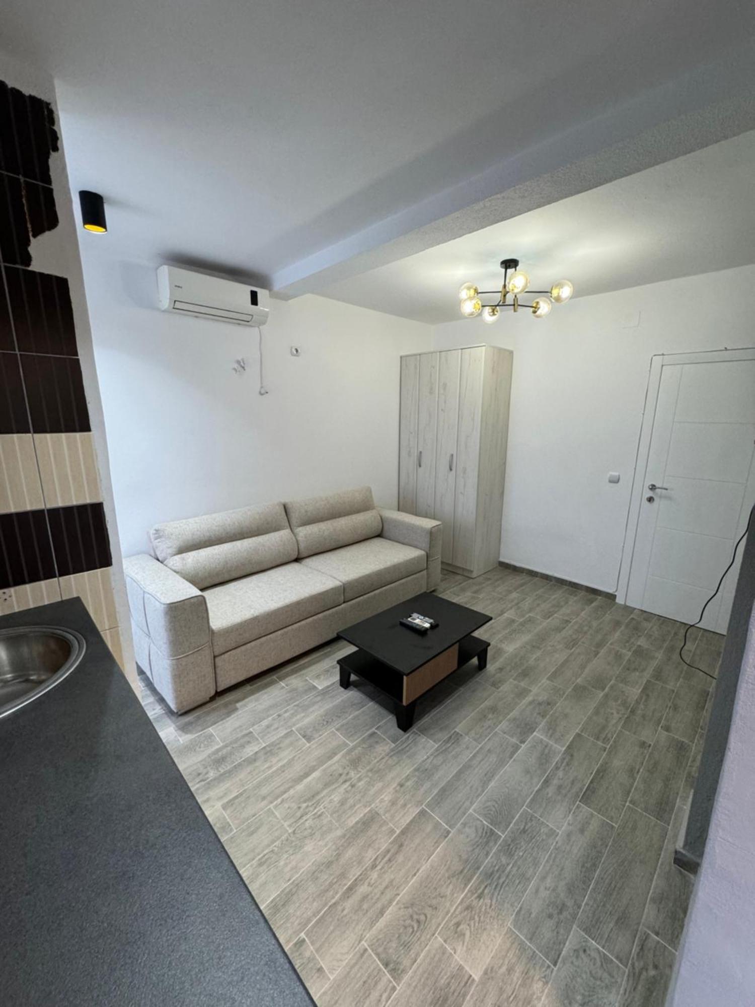 Etna Apartments Улцинь Екстер'єр фото