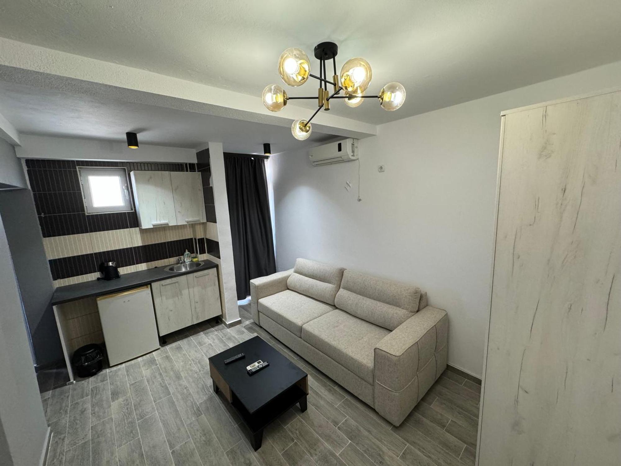 Etna Apartments Улцинь Екстер'єр фото