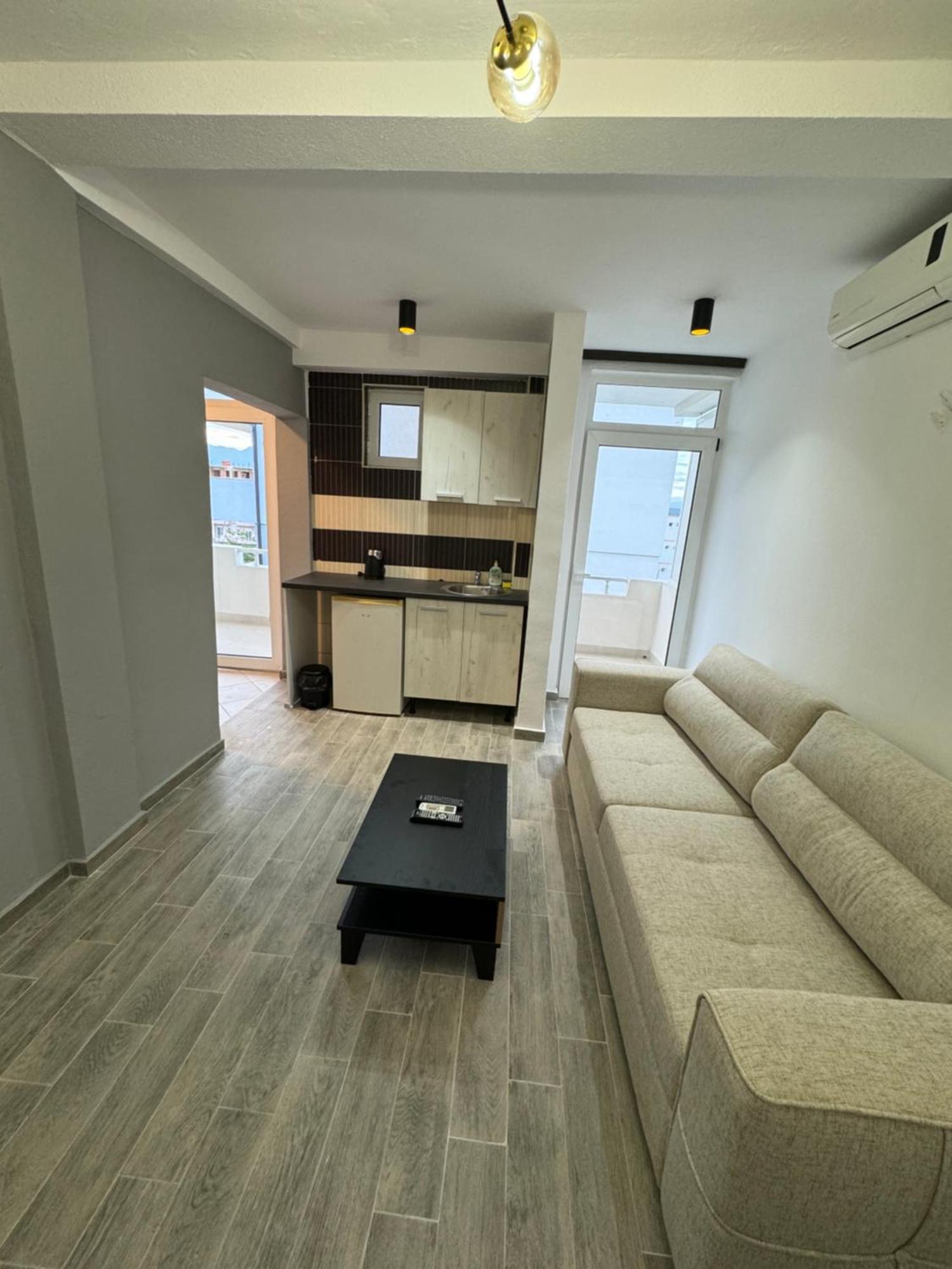 Etna Apartments Улцинь Екстер'єр фото