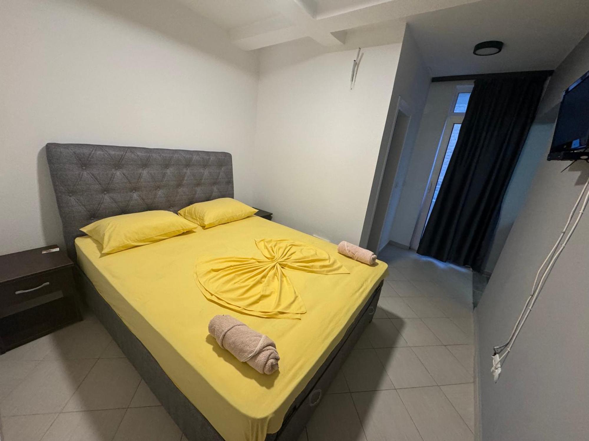 Etna Apartments Улцинь Екстер'єр фото