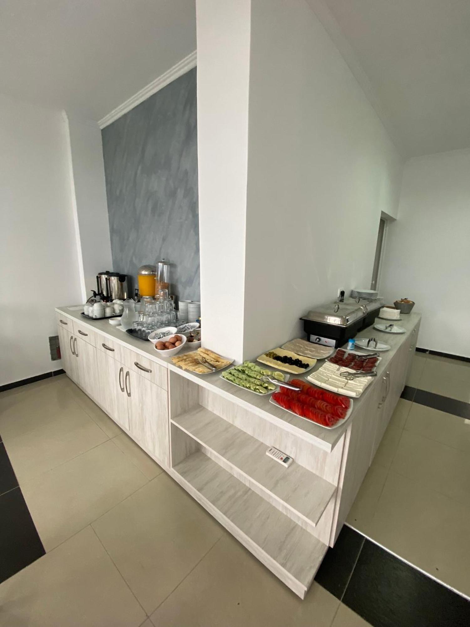 Etna Apartments Улцинь Екстер'єр фото