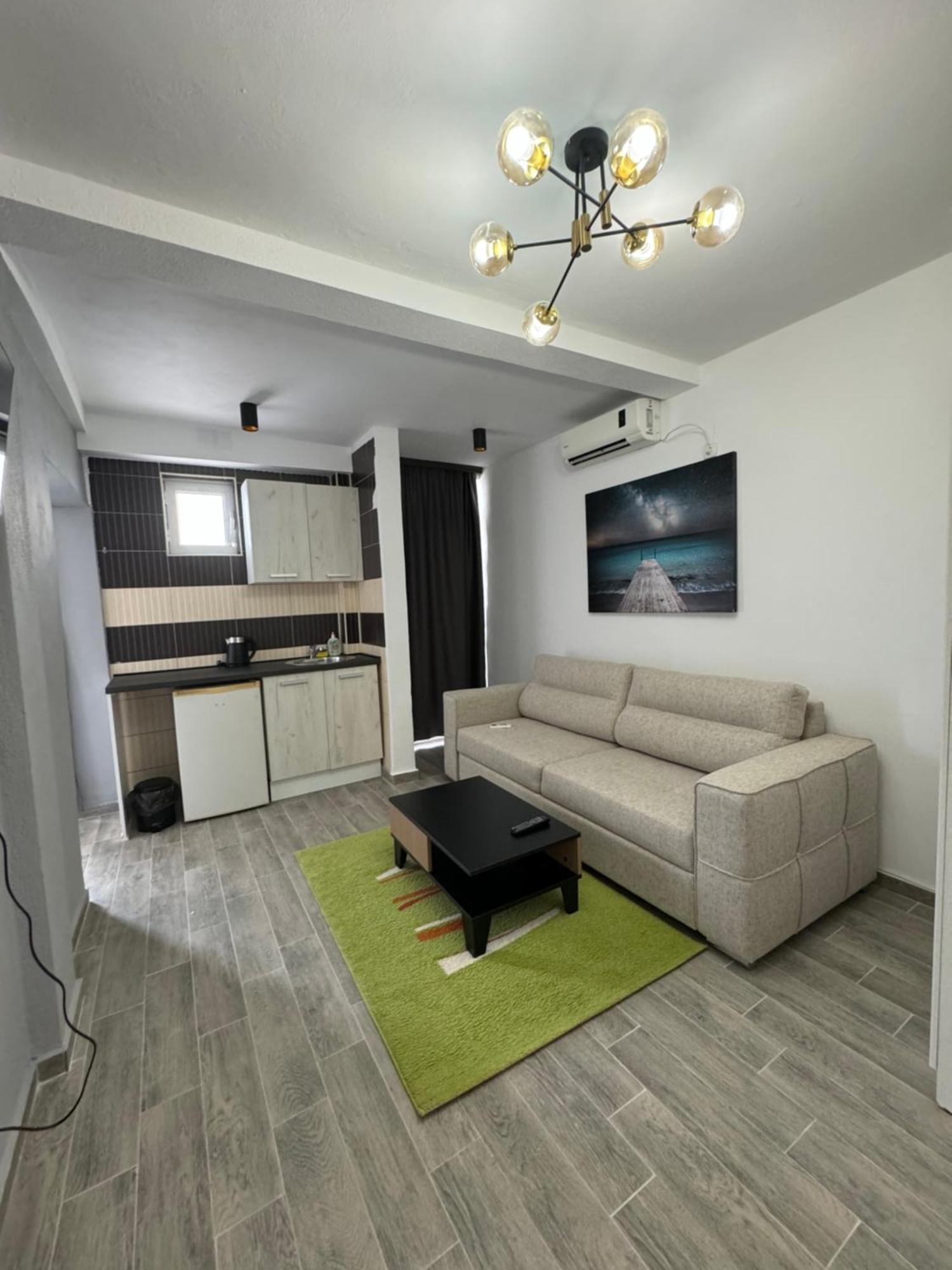 Etna Apartments Улцинь Екстер'єр фото
