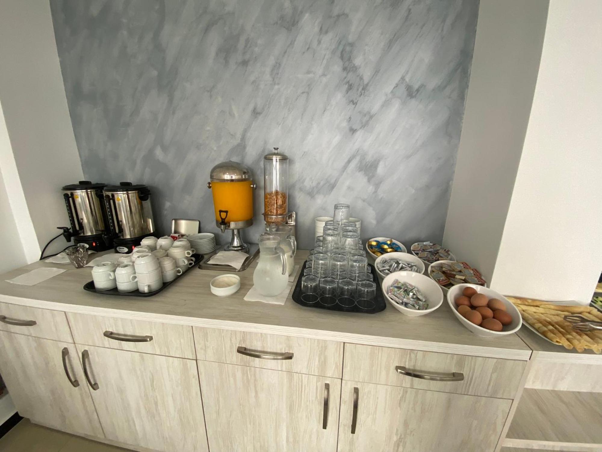 Etna Apartments Улцинь Екстер'єр фото