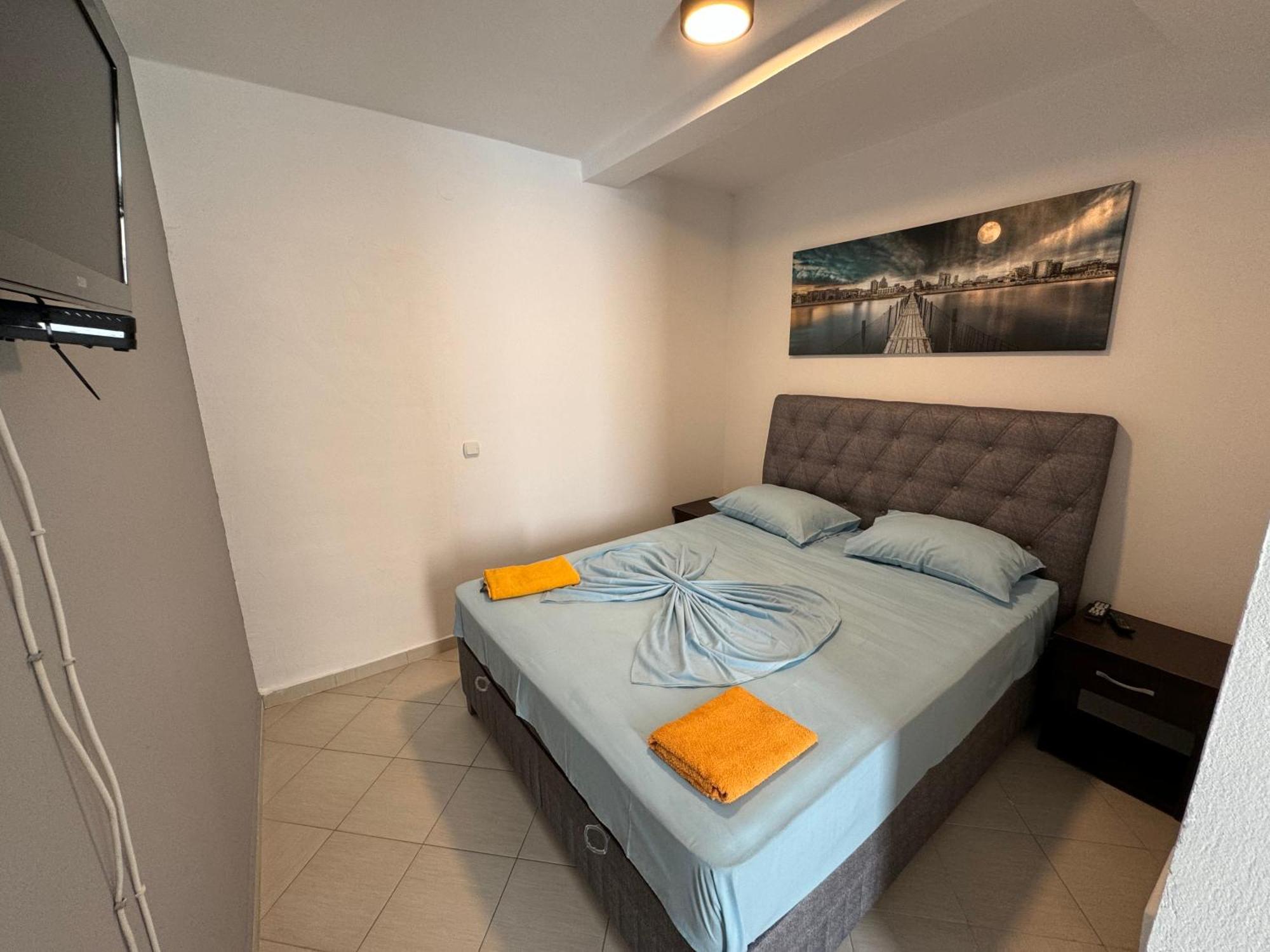Etna Apartments Улцинь Екстер'єр фото