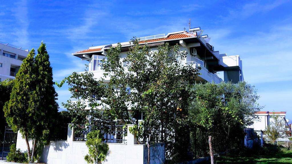Etna Apartments Улцинь Екстер'єр фото