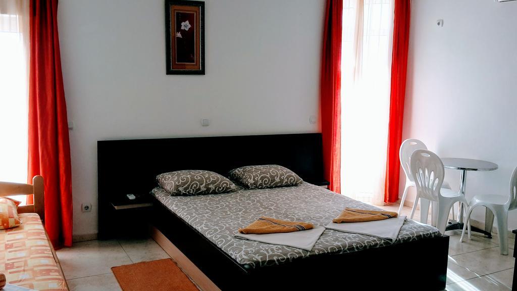 Etna Apartments Улцинь Екстер'єр фото