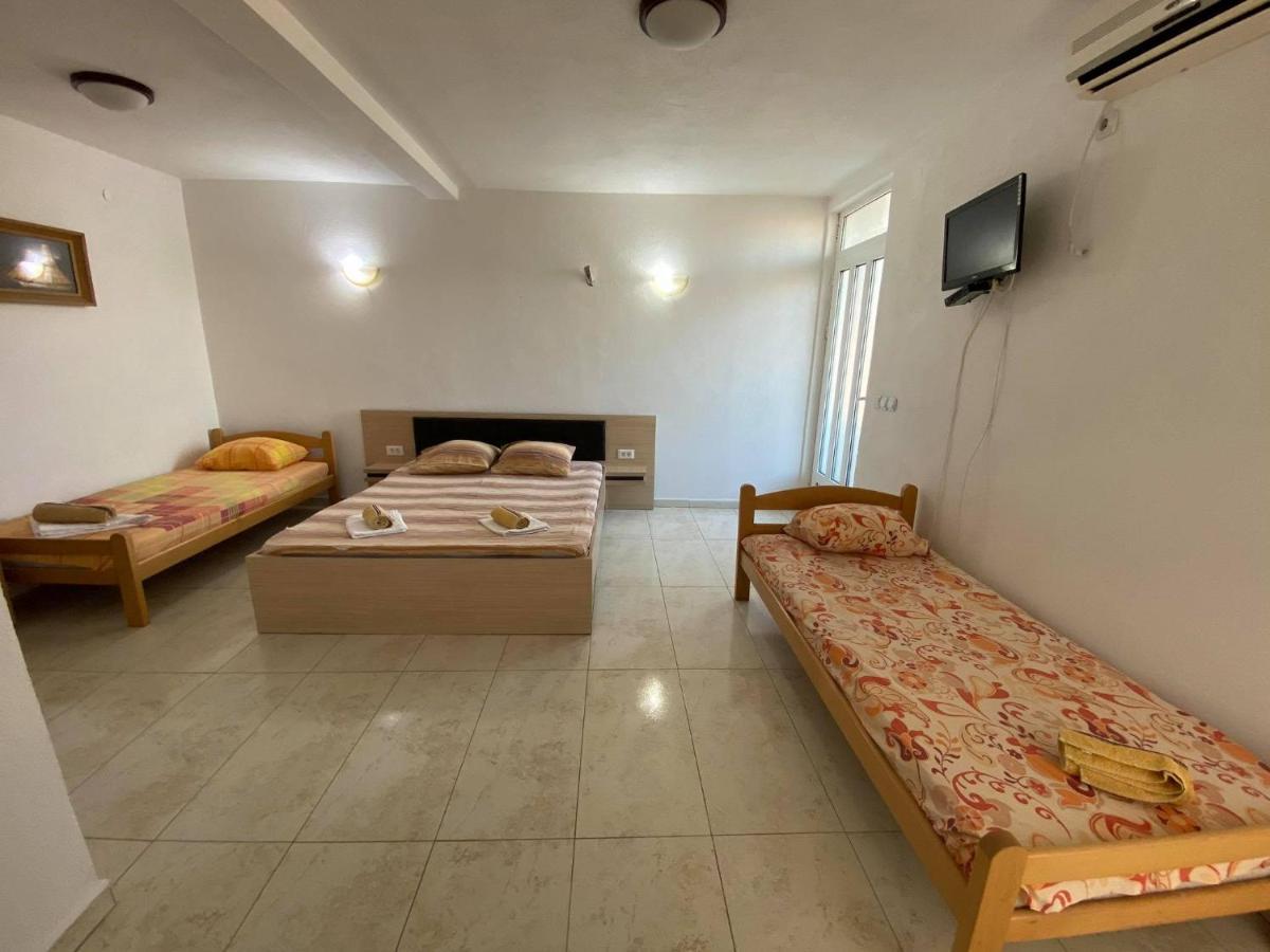 Etna Apartments Улцинь Екстер'єр фото