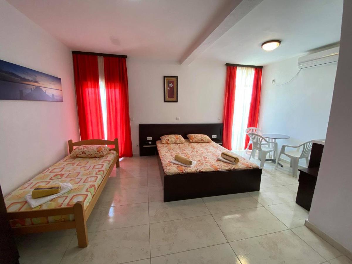Etna Apartments Улцинь Екстер'єр фото