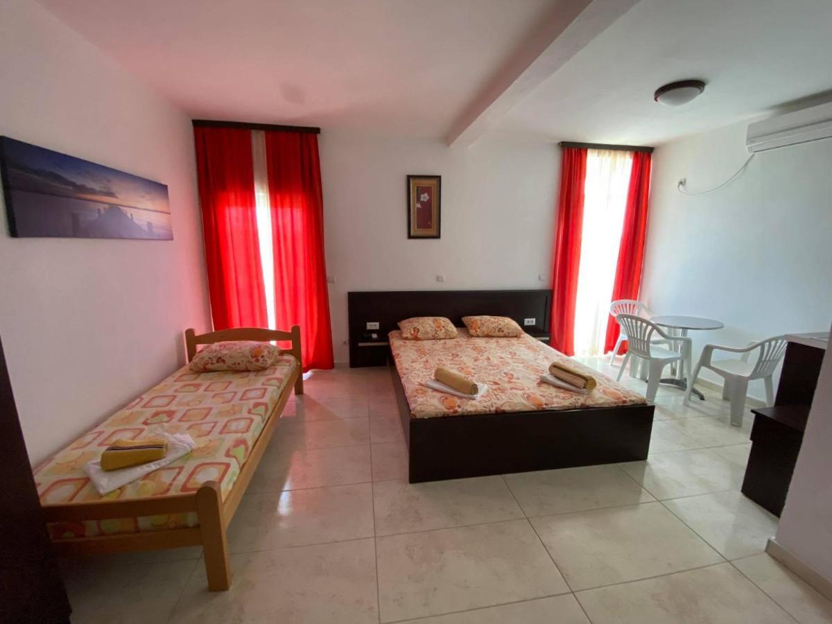 Etna Apartments Улцинь Екстер'єр фото