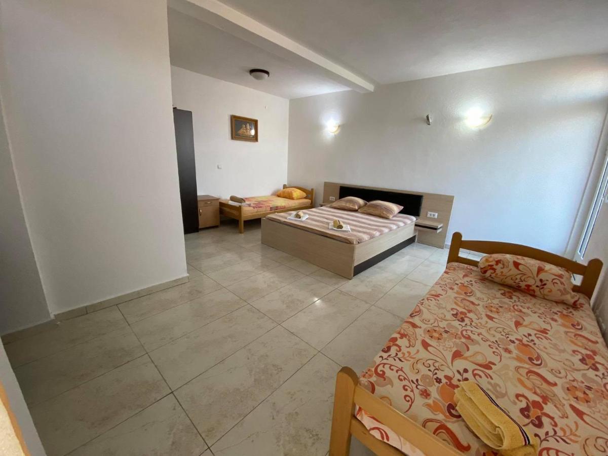 Etna Apartments Улцинь Екстер'єр фото